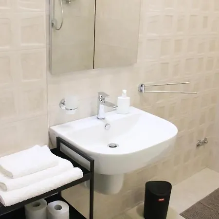 Appartement Putignani 210 *