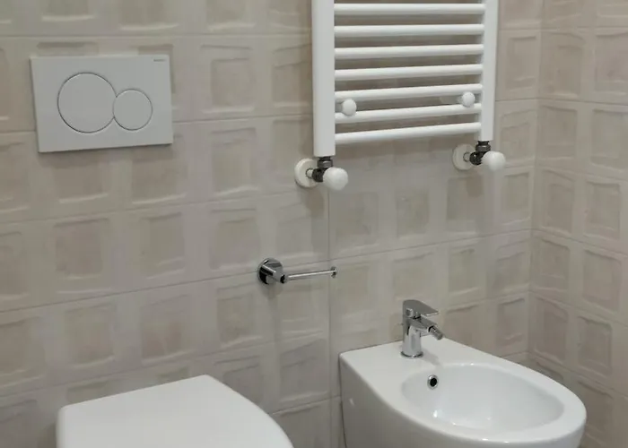 Apartment Putignani 210 *